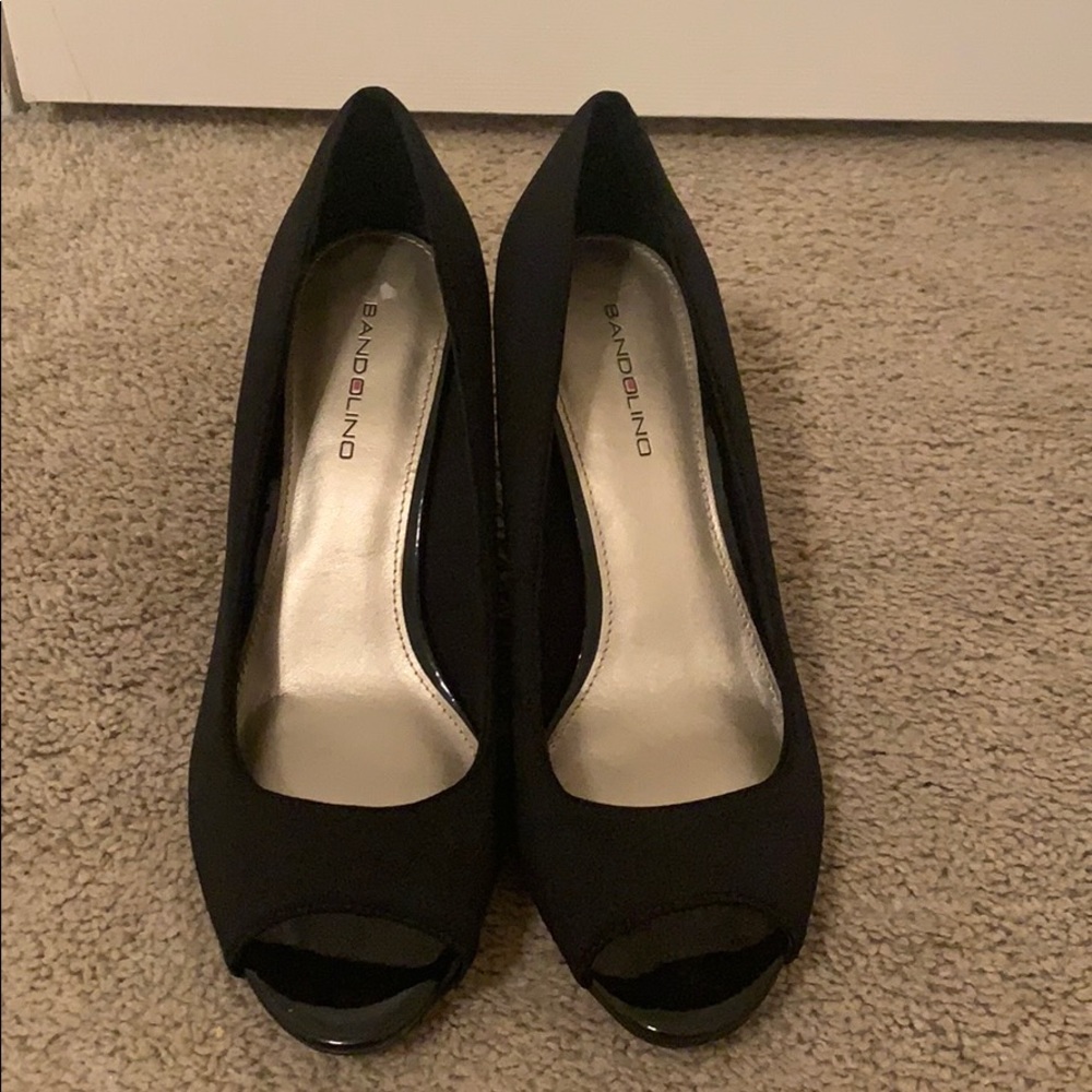 Black wedge heels